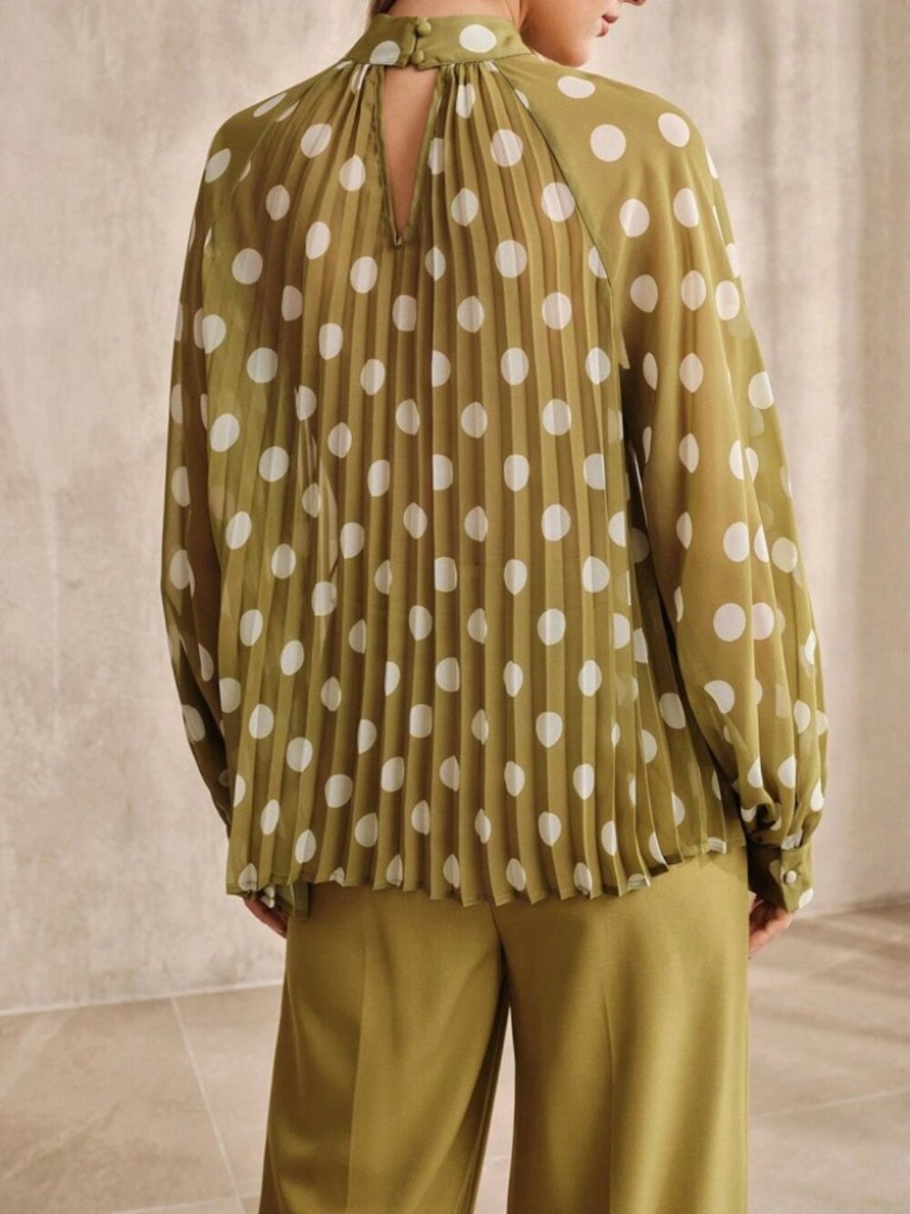 Green Polka Dot Chiffon Tie-Neck Pleated Bishop Sleeve Top - Picture 4 of 8